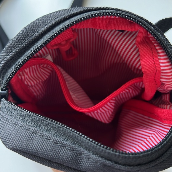 Black Cruz Crossbody Herschel Bag, 0.5L - Picture 4 of 5